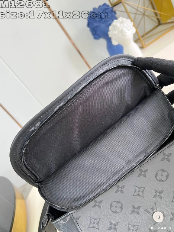 AAA Replica Ru Vuitton Pulse Louis Messenger 0714